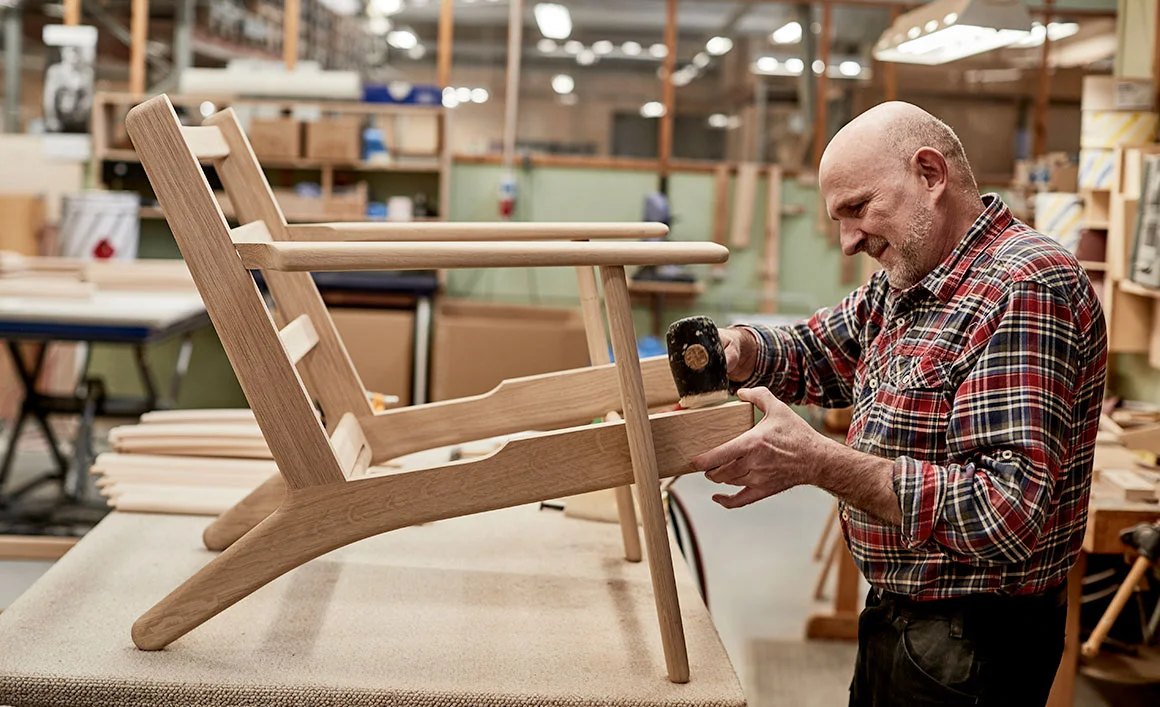 GETAMA社 - GE290 Easy Chairを丁寧に造り上げる職人技の極み